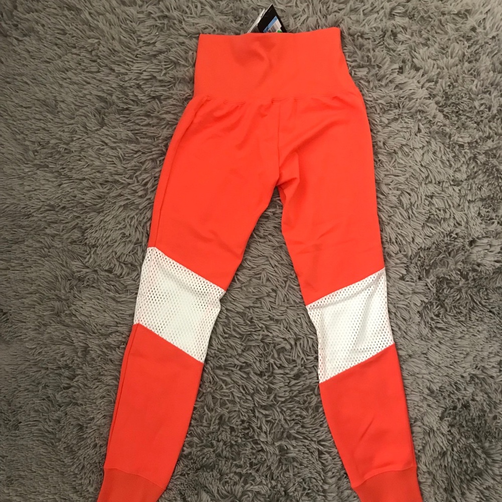 Nike Women’s Leggings - Picture 2 of 6